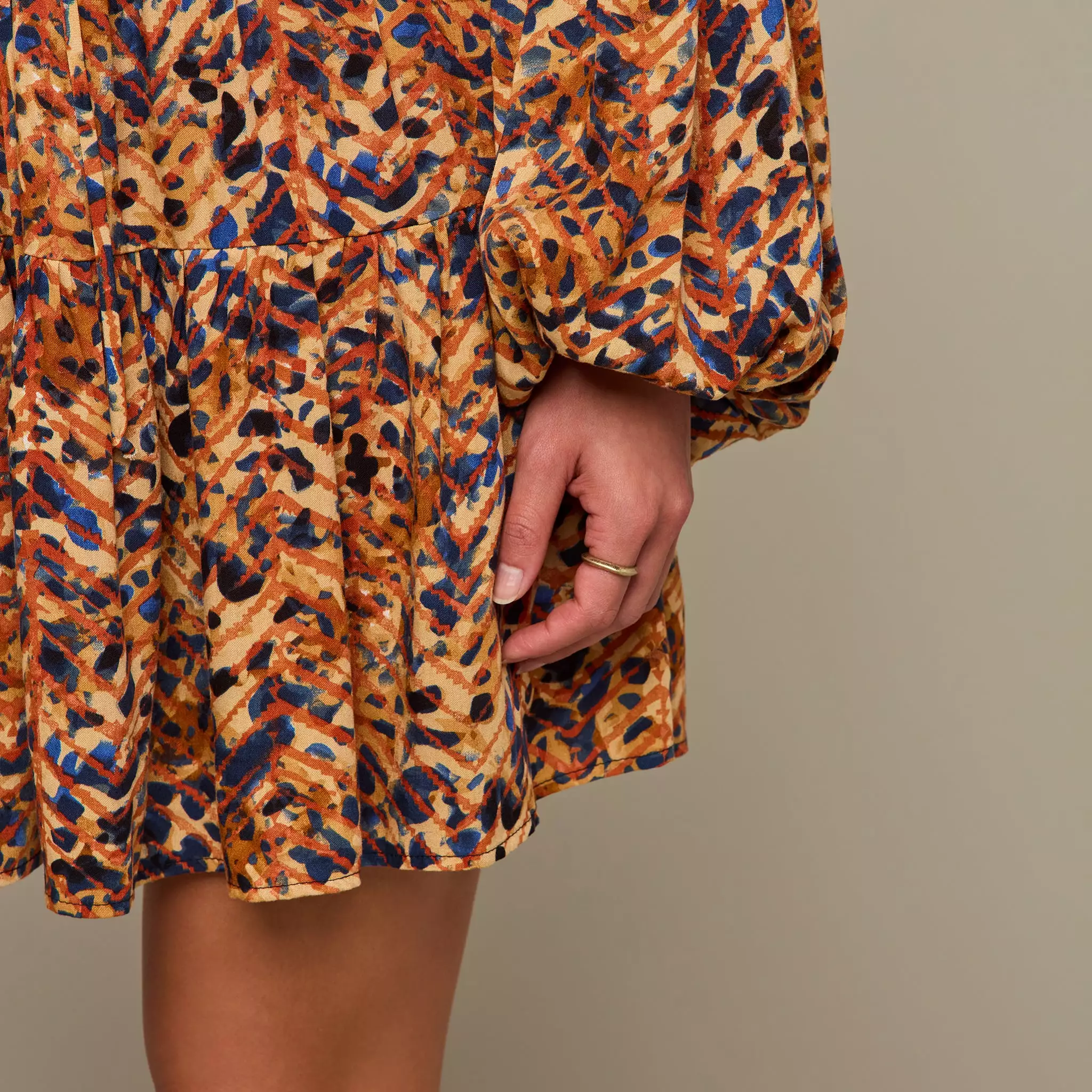 Alanna Long Sleeve Dress :: Brown