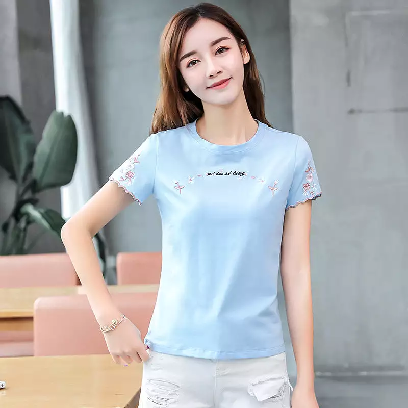 Embroidered short-sleeved t-shirt for women