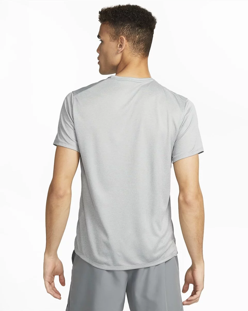 NIKE MEN'S MILER DRI-FIT UV GREY TEE