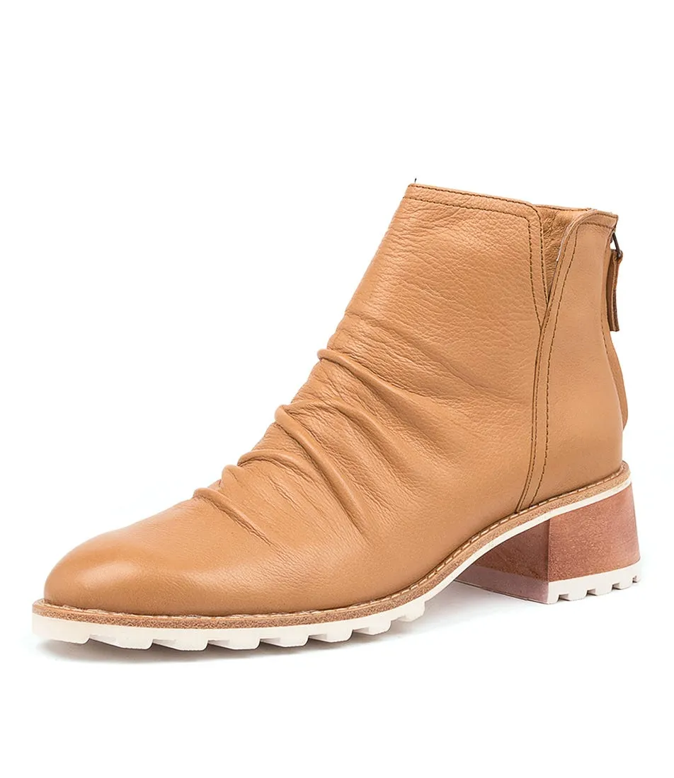 SILENT D Tasha Dk Tan Leather